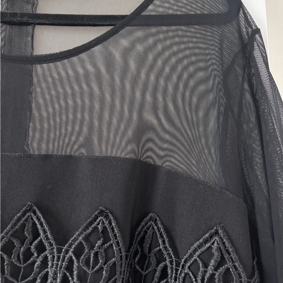 Elegant Black Lace Sheer Top - Picture 5 of 5
